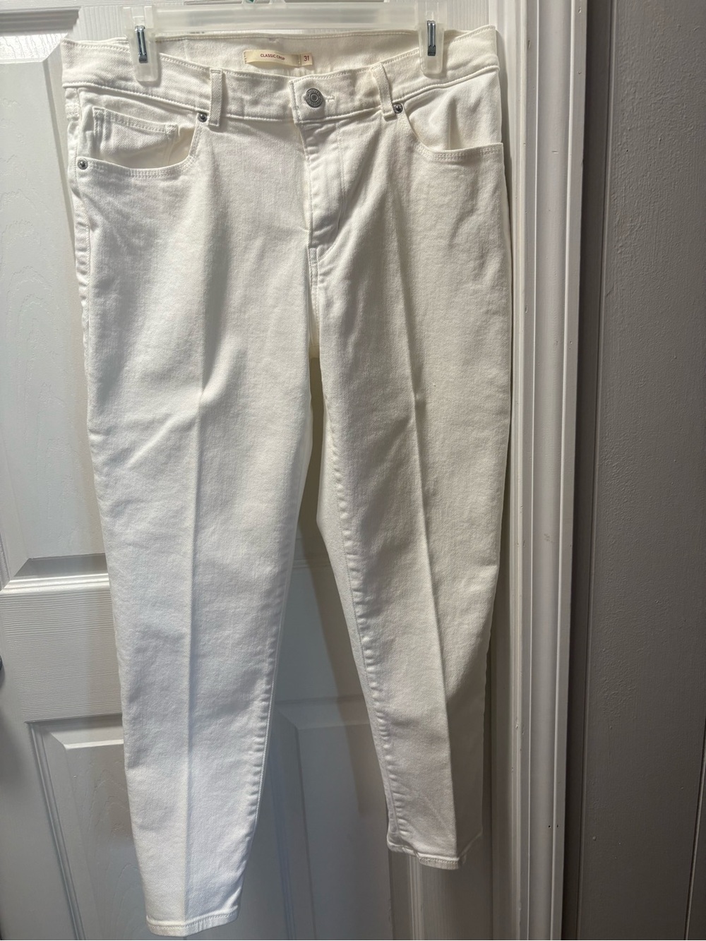 Levi's White Ankle Crop Jeans